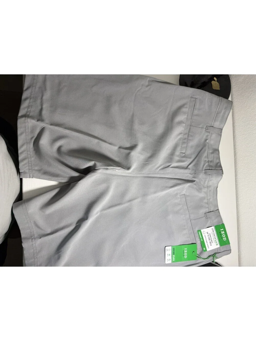 NWT Izod Golf Swingflex STRAIGHT Fit Grey Shorts-32